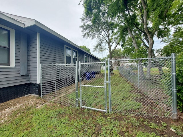 2906 Sledge St, Waller, TX 77484 - view of yard featuring a gate