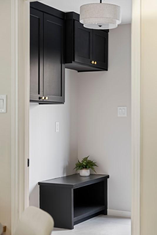 2906 Riata Ln, Houston, TX 77043 - mudroom with baseboards