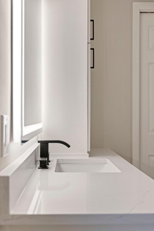 2906 Riata Ln, Houston, TX 77043 - bathroom featuring vanity