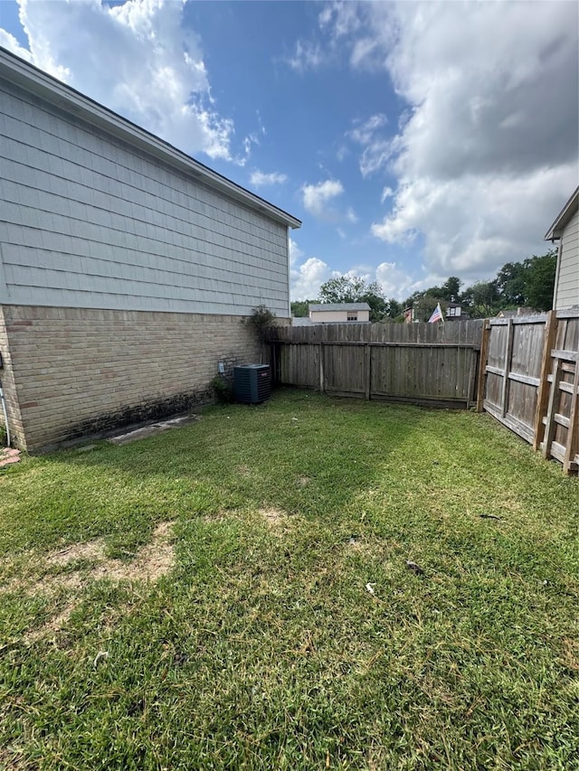 20806 Park Ridge Ct, Katy, TX 77450 - view of yard featuring cooling unit