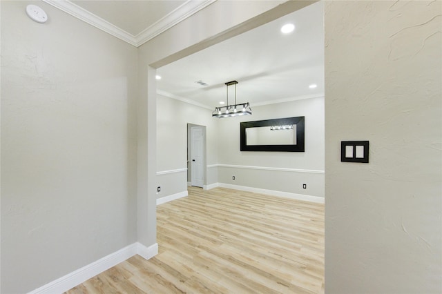 13727 Sablegarden Ln, Houston, TX 77014 - empty room with ornamental molding, light wood-style floors, a smoke detector, baseboards, and recessed lighting