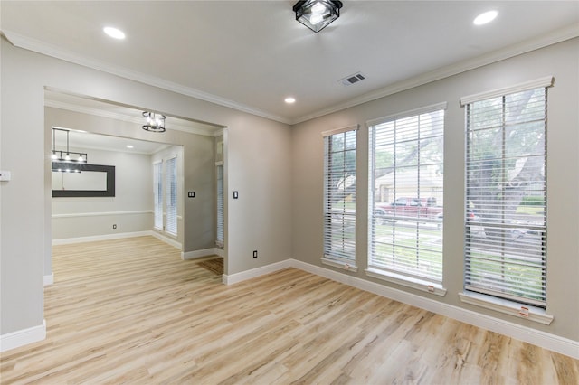 13727 Sablegarden Ln, Houston, TX 77014 - unfurnished room featuring light wood-style floors, baseboards, crown molding, and recessed lighting