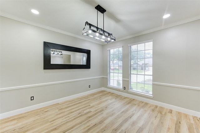 13727 Sablegarden Ln, Houston, TX 77014 - unfurnished room featuring wood finished floors, baseboards, ornamental molding, and recessed lighting
