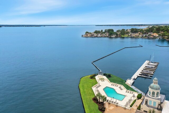 24 Yacht Hbr, Montgomery, TX 77356 - bird's eye view of a pool area and a nearby body of water