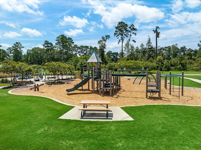 8634 Blueberry Ash St, Magnolia, TX 77354 - communal playground featuring a lawn