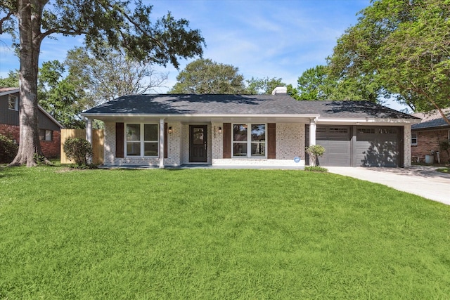 2007 Ottawa Ln, Houston, TX 77043 - ranch-style house with an attached garage, a front lawn, brick siding, and concrete driveway