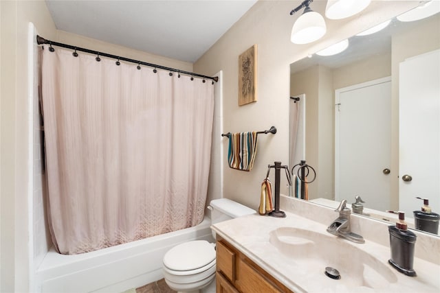 2711 Grants Lake Blvd Unit 144, Sugar Land, TX 77479 - bathroom featuring vanity, toilet, and shower / tub combo with curtain