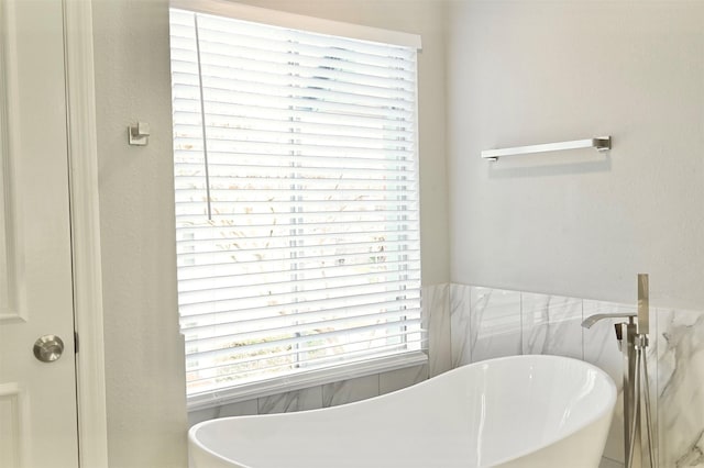 3114 Hollow Creek Ct, Houston, TX 77082 - full bath with a freestanding bath