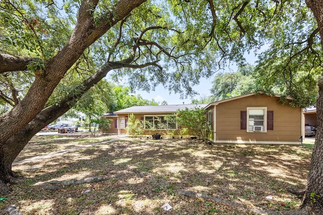 917 Alvin St, Pasadena, TX 77506 - single story home featuring cooling unit