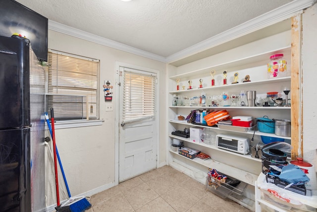917 Alvin St, Pasadena, TX 77506 - view of storage area