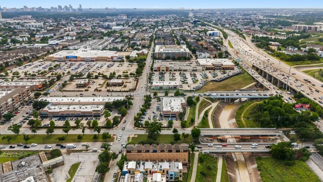 111 E 2nd St, Houston, TX 77007 - aerial overview of property's location with a main thoroughfare and nearby urban area