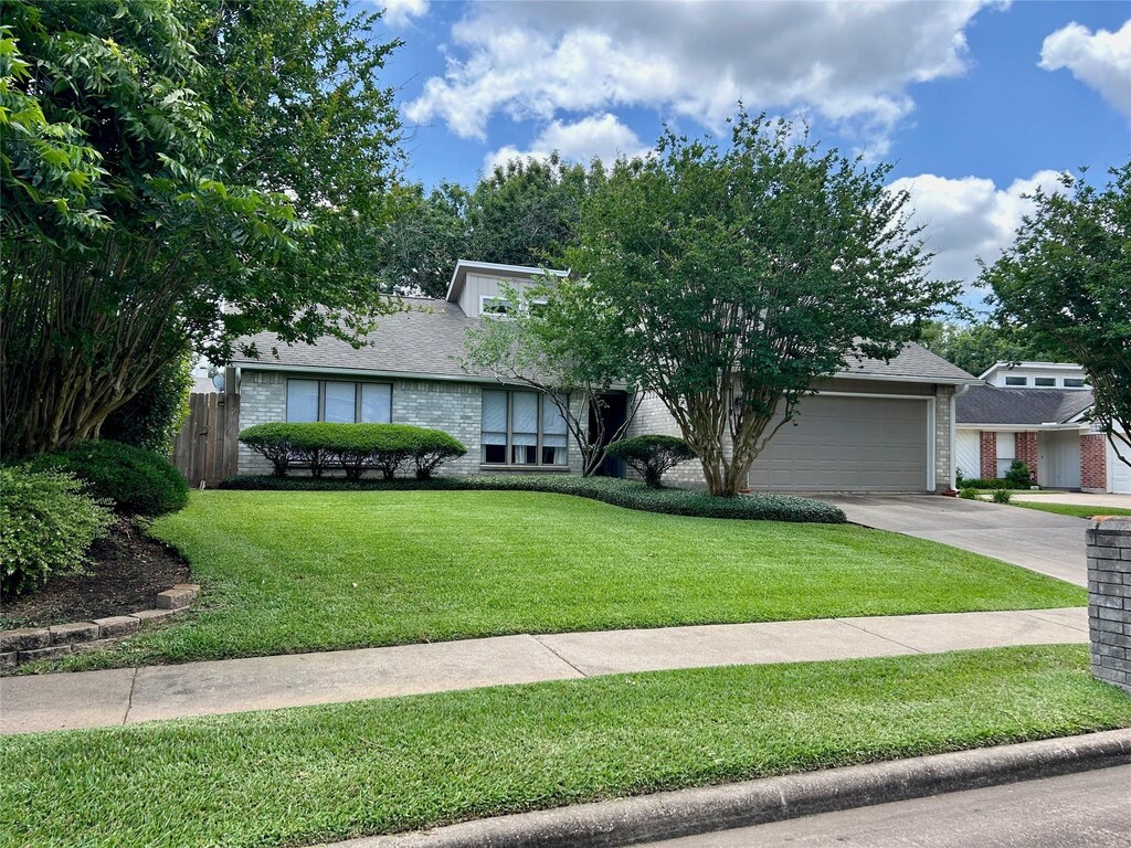 2318 Willow Bend Dr, Richmond, TX 77406 - photo 1