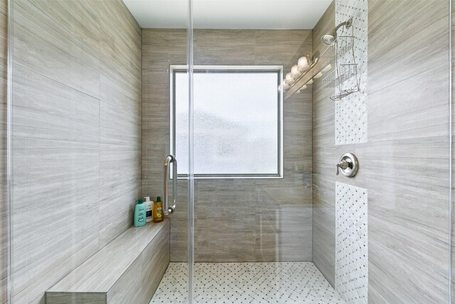 1538 Bevis St, Houston, TX 77008 - bathroom with a tile shower