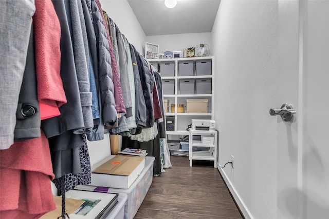 3009A Bell St, Houston, TX 77003 - walk in closet featuring dark wood-style flooring