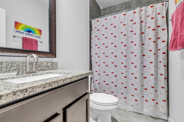 3009A Bell St, Houston, TX 77003 - full bathroom featuring vanity, toilet, tile patterned floors, and a shower with curtain