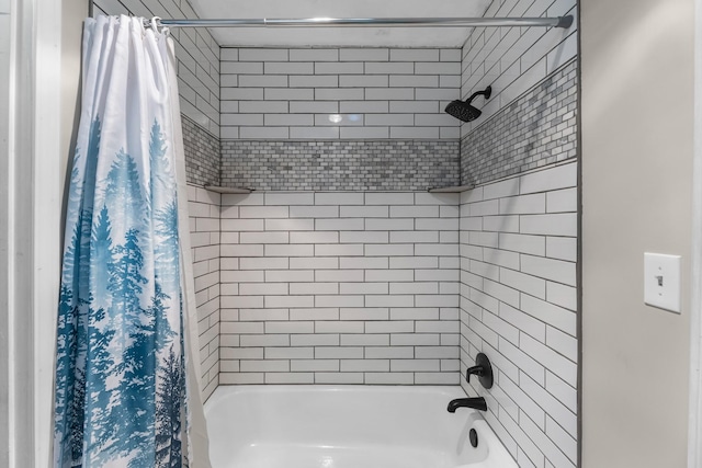 457 Monticello Park, Conroe, TX 77302 - full bath with shower / bathtub combination with curtain