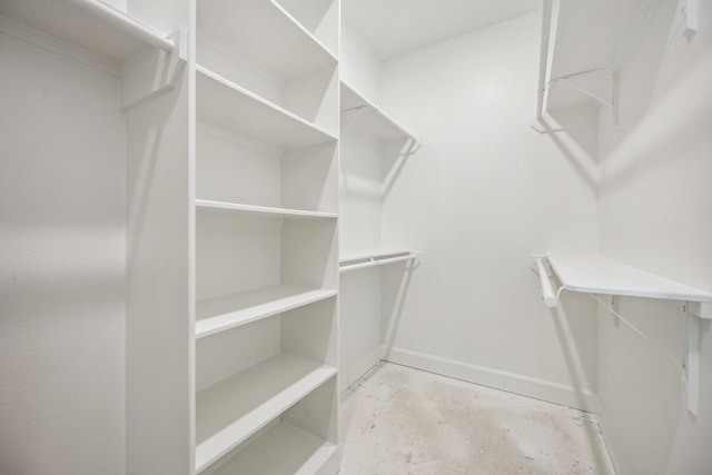 1108 Dart St, Houston, TX 77007 - view of walk in closet
