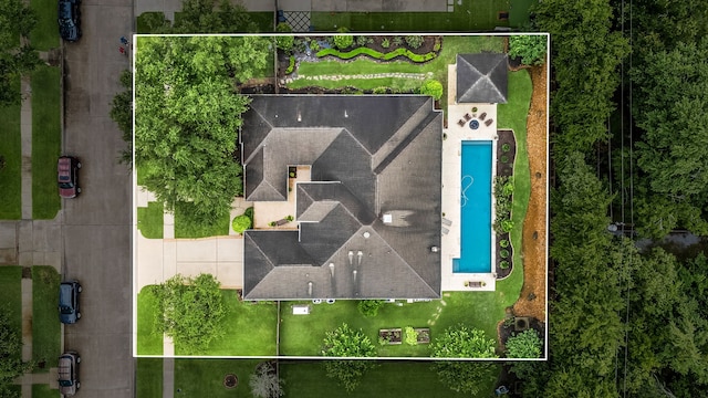 212 Salmon Creek Ln, Friendswood, TX 77546 - aerial view of property and surrounding area featuring property boundaries highlighted and a pool area
