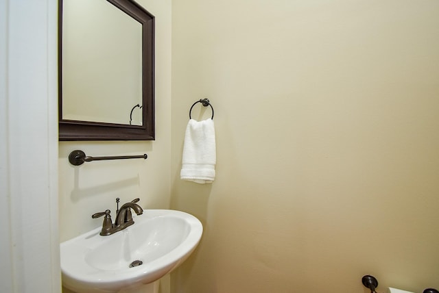 321 W 26th St Unit A, Houston, TX 77008 - bathroom featuring a sink