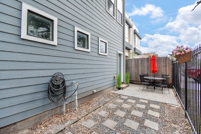 321 W 26th St Unit A, Houston, TX 77008 - fenced backyard featuring a patio area and outdoor dining area