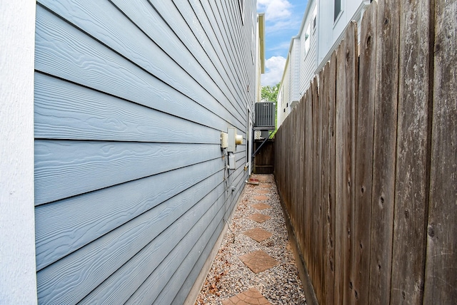 321 W 26th St Unit A, Houston, TX 77008 - view of property exterior with central AC