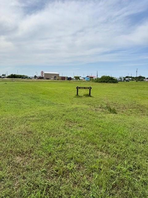 92 Angelfish Dr, Palacios, TX 77465