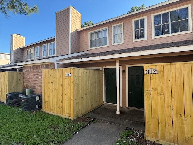 7402 Alabonson Rd Unit 303, Houston, TX 77088 - photo 1