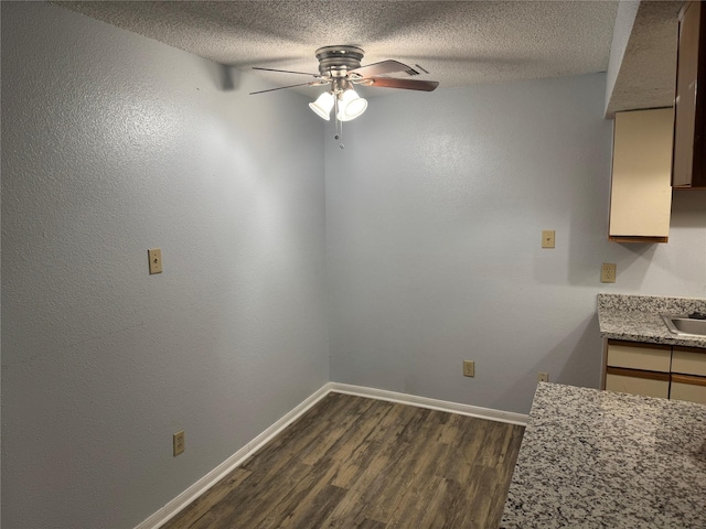 7402 Alabonson Rd Unit 303, Houston, TX 77088 - photo 5