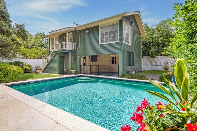 2256 Dryden Rd, Houston, TX 77030 - view of swimming pool with stairs