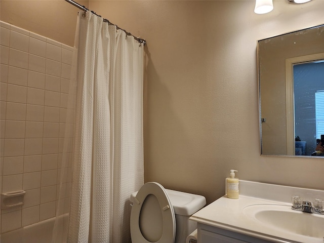 2722 Crawford St, Houston, TX 77004 - bathroom with vanity, toilet, and shower / bathtub combination with curtain