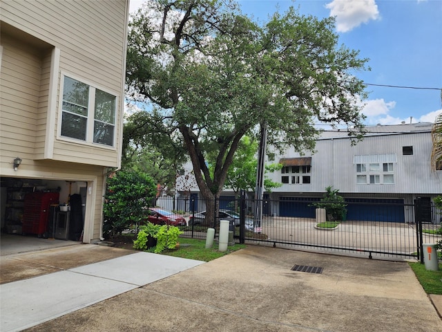 2722 Crawford St, Houston, TX 77004 - exterior space featuring a gated entry