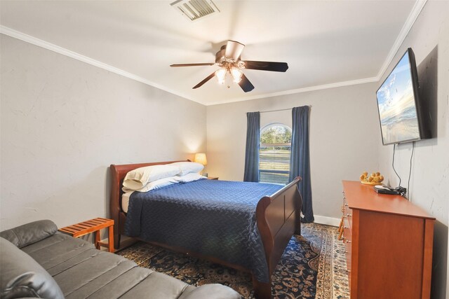 4620 Springfield Ln, Brenham, TX 77833 - bedroom featuring a ceiling fan, ornamental molding, and baseboards