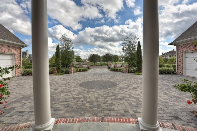 31 Southern Crescent Ct, The Woodlands, TX 77380 - view of patio