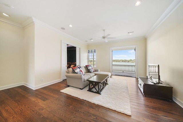 31 Southern Crescent Ct, The Woodlands, TX 77380 - living room featuring recessed lighting, ornamental molding, ceiling fan, wood finished floors, and baseboards