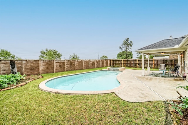 2957 Water Willow Ln, Pearland, TX 77581 - view of swimming pool featuring a fenced backyard, a patio area, and a pool with connected hot tub