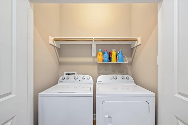2811 Izamal Ct, Galveston, TX 77554 - laundry room featuring washing machine and dryer