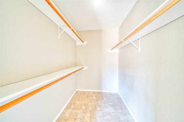 11415 Pepperdine Ln, Houston, TX 77071 - view of walk in closet