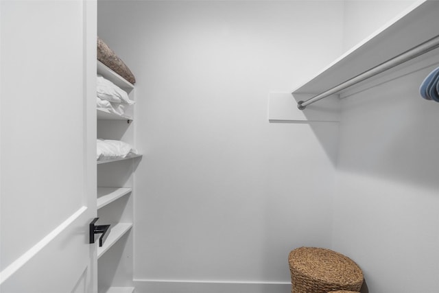 719 Fairfield St, Shoreacres, TX 77571 - view of walk in closet