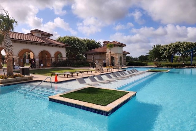 4510 Bonita Way, League City, TX 77573 - community pool with a patio