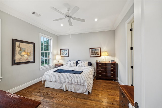 6225 Piping Rock Ln, Houston, TX 77057 - bedroom with wood finished floors, baseboards, recessed lighting, ornamental molding, and a ceiling fan