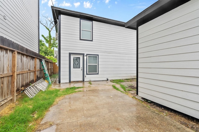 4002 Rutland St, Houston, TX 77018 - rear view of house featuring a patio