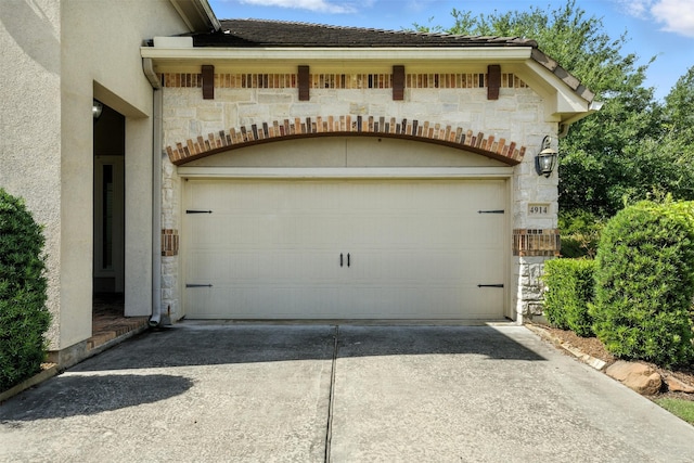 4914 Fairford Dr, Sugar Land, TX 77479 - garage featuring driveway