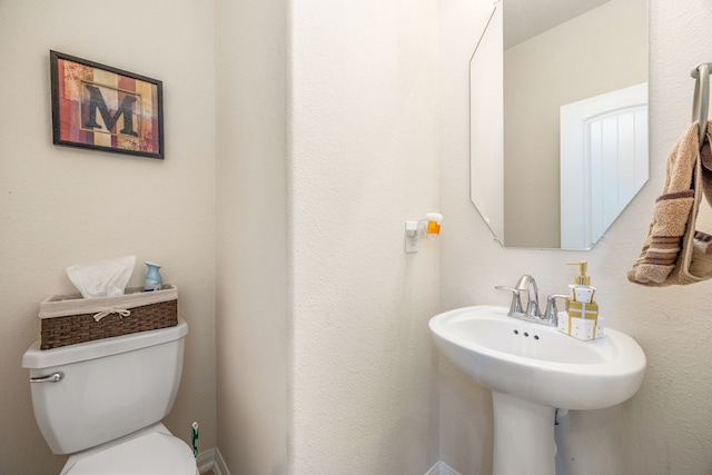 13154 Crestview Cir, Willis, TX 77318 - bathroom featuring toilet