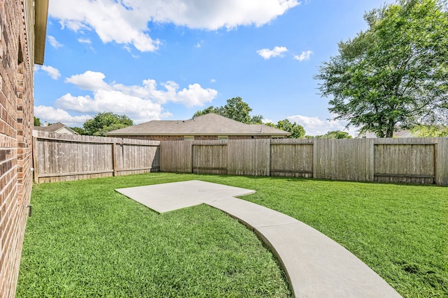 13154 Crestview Cir, Willis, TX 77318 - view of yard with a patio