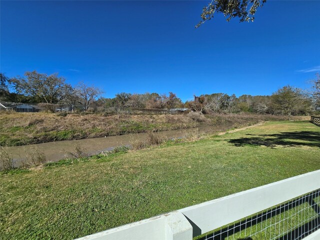 5000 Magnolia Ln, Bay City, TX 77414 - view of yard