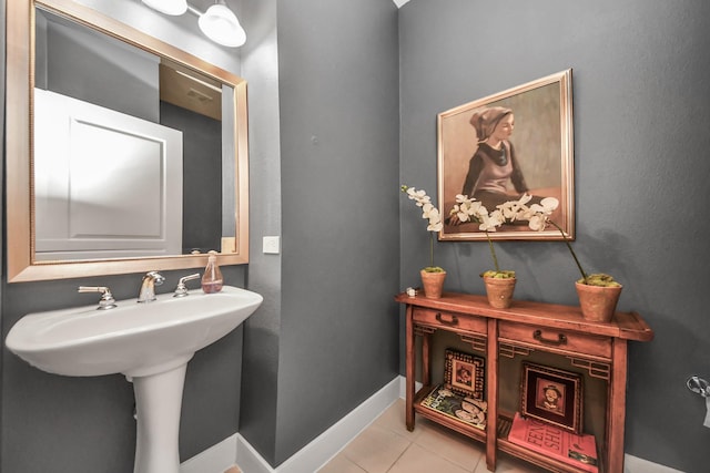 3333 Allen Pkwy Unit 1508, Houston, TX 77019 - bathroom with tile patterned floors and baseboards