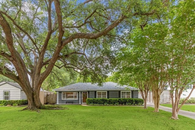 1007 Waltway Dr, Houston, TX 77008 - ranch-style home featuring a front yard