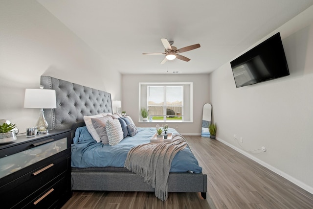 5330 Briana Dee Dr, Rosharon, TX 77583 - bedroom featuring wood finished floors, baseboards, and a ceiling fan