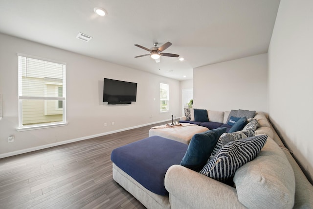 5330 Briana Dee Dr, Rosharon, TX 77583 - living room with ceiling fan, wood finished floors, baseboards, and recessed lighting