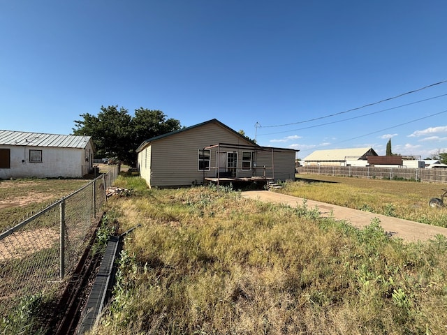 1205 14th St, Seagraves, TX 79359 - view of rear view of house